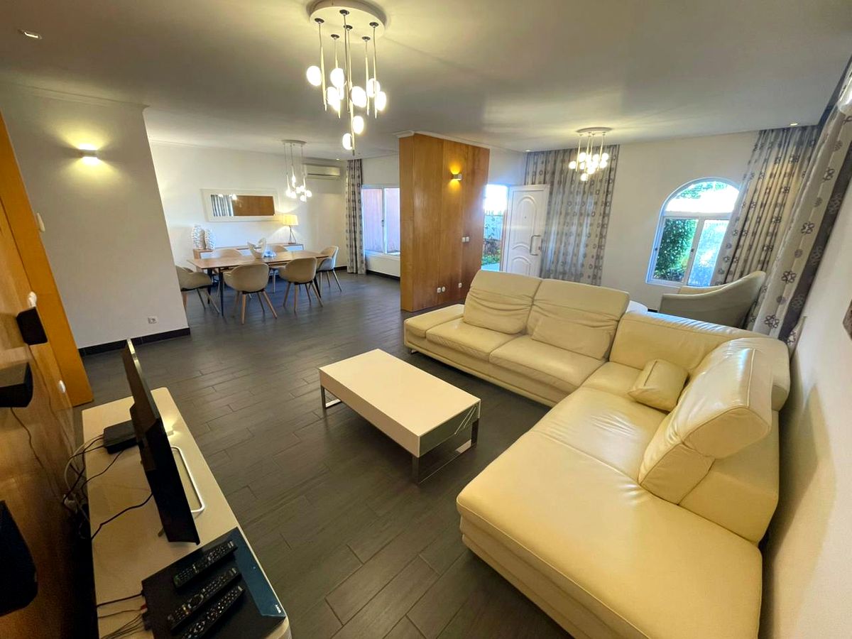 Vendo moradia na marginal condomínio triunfo