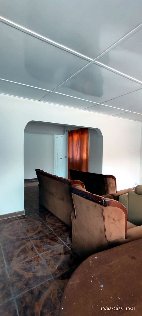 Moradia T3 com teto falso cobertura chapa