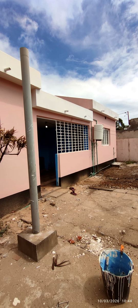 Moradia T3 com teto falso cobertura chapa