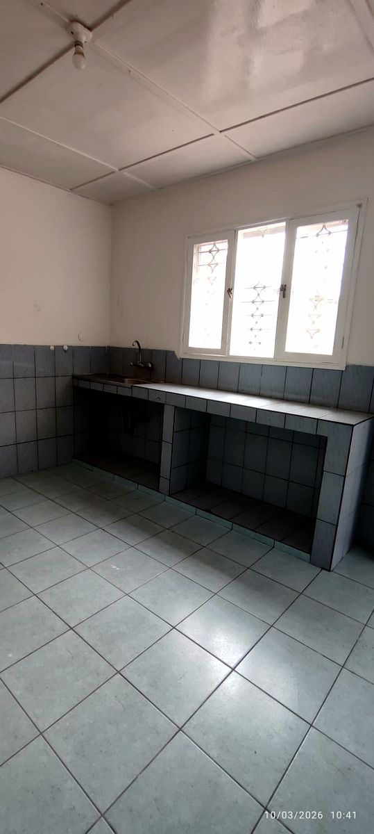 Moradia T3 com teto falso cobertura chapa