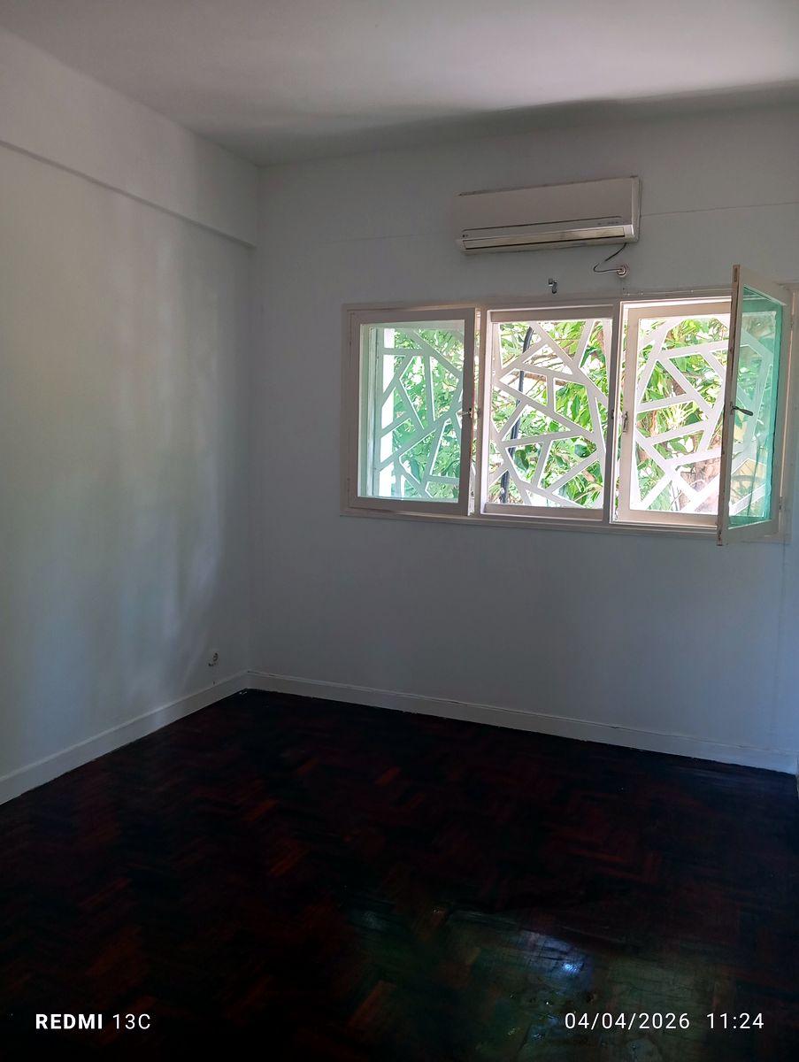 DIRETO  ARRENDA-SE APARTMENTO TP3 1ANDAR N BAIRRO DA POLANA PRÓXIMO A SÃO TOMÁS