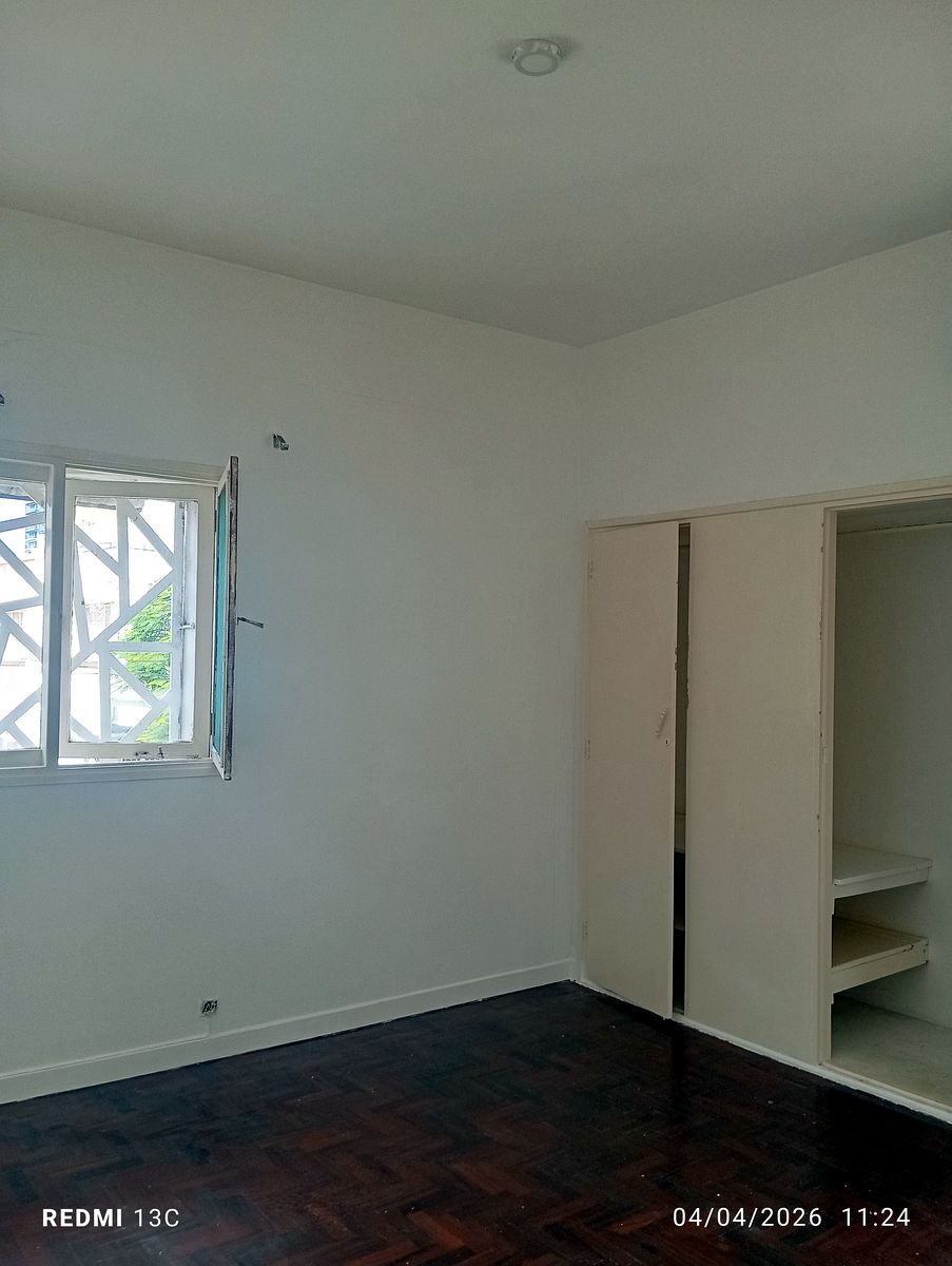 DIRETO  ARRENDA-SE APARTMENTO TP3 1ANDAR N BAIRRO DA POLANA PRÓXIMO A SÃO TOMÁS