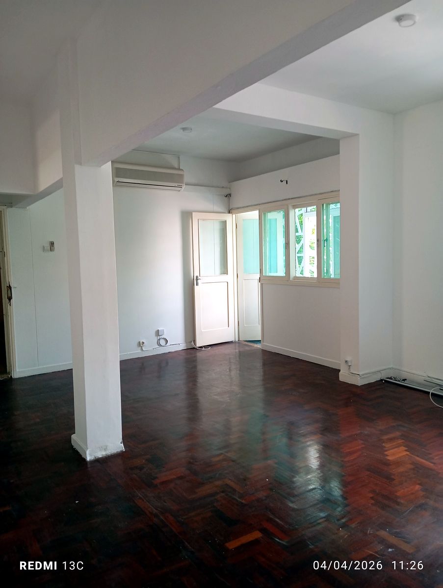 DIRETO  ARRENDA-SE APARTMENTO TP3 1ANDAR N BAIRRO DA POLANA PRÓXIMO A SÃO TOMÁS