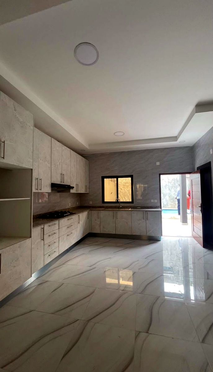 Vende-se Moradia T4 Mapulene