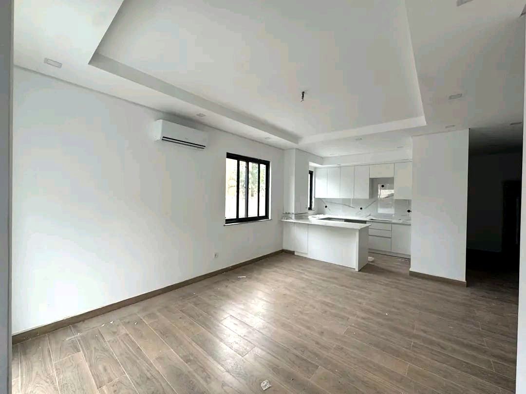 Vende-se Apartamento T3 Condomínio Flor Residêncie