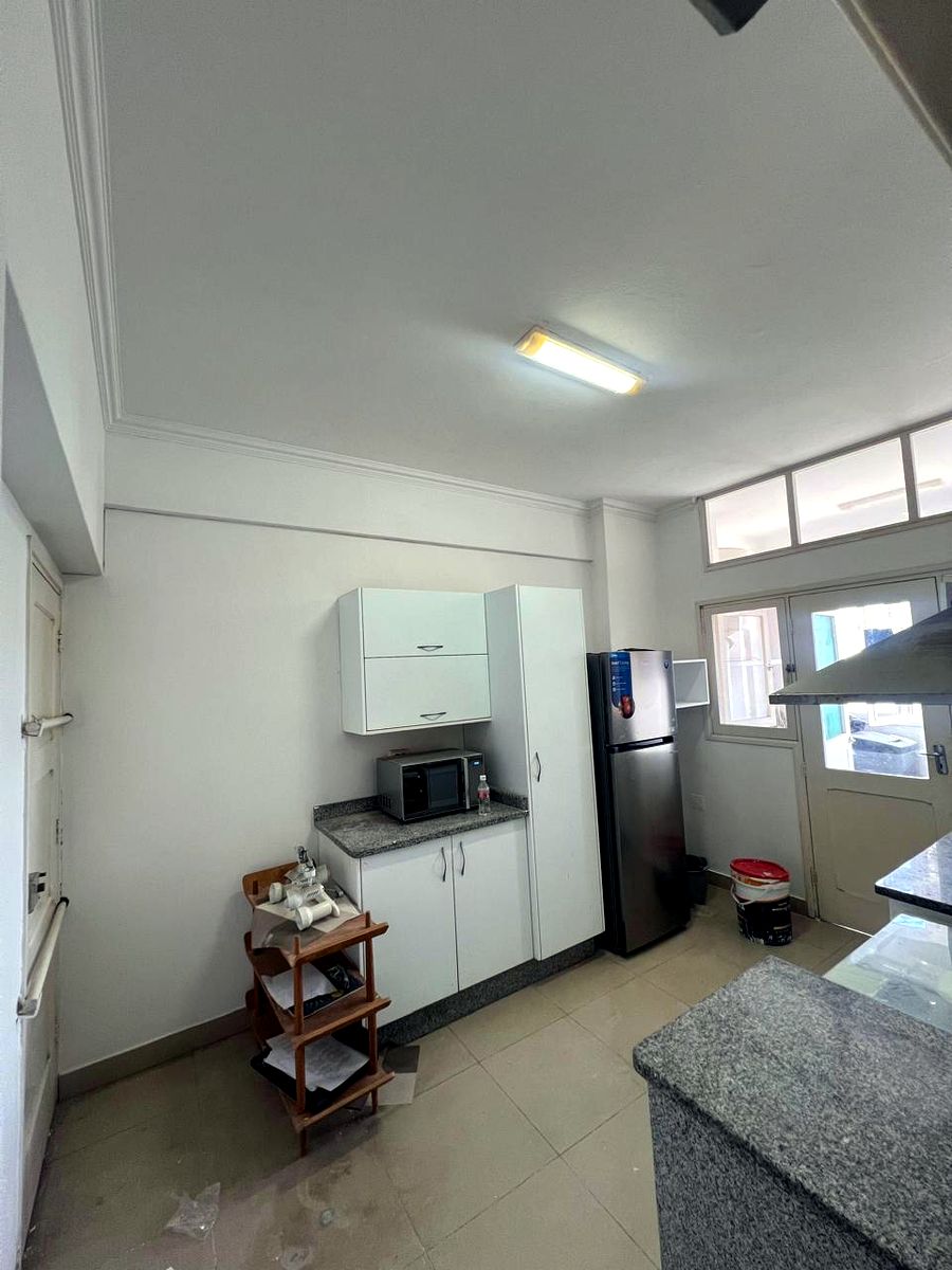 Apartamento Tipo 3 com mobília. Na Av. Julis Nherere Excelente casa