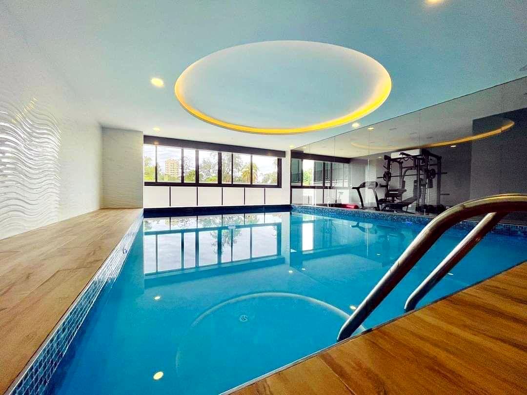 Apartamento Tipo 3 com mobília(móveis) no condomínio Polana View Av Julis Nherere