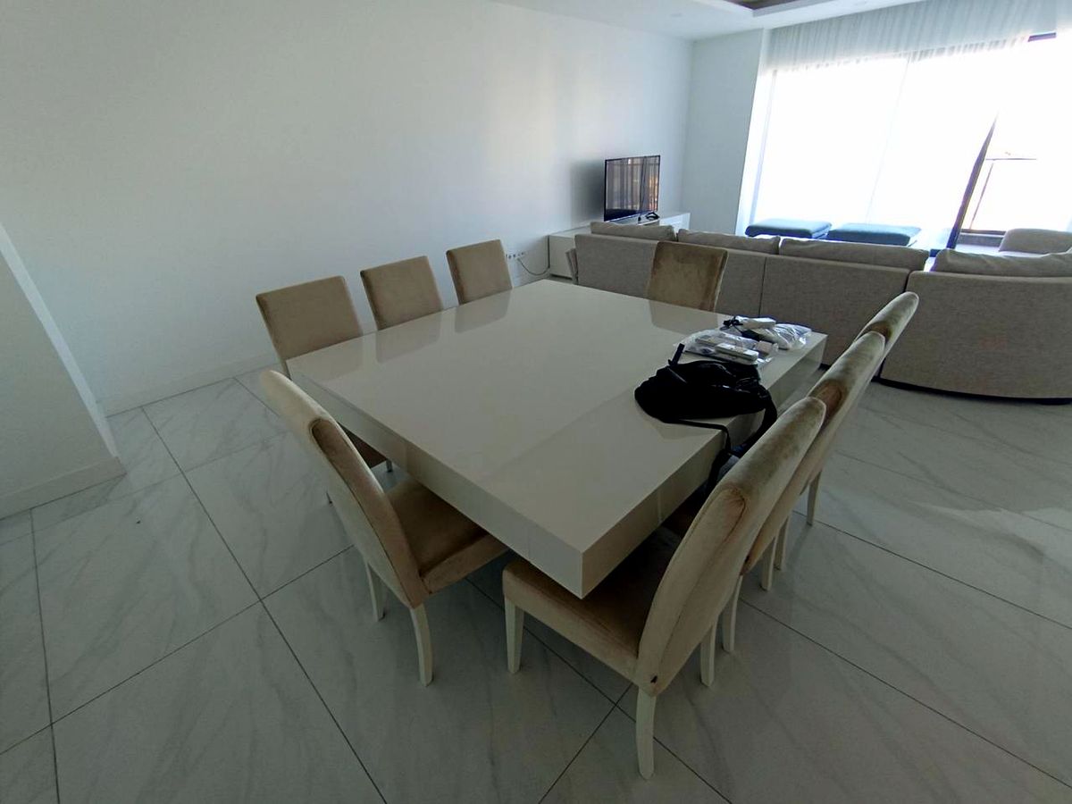 Apartamento Tipo 3 com mobília(móveis) no condomínio Polana View Av Julis Nherere