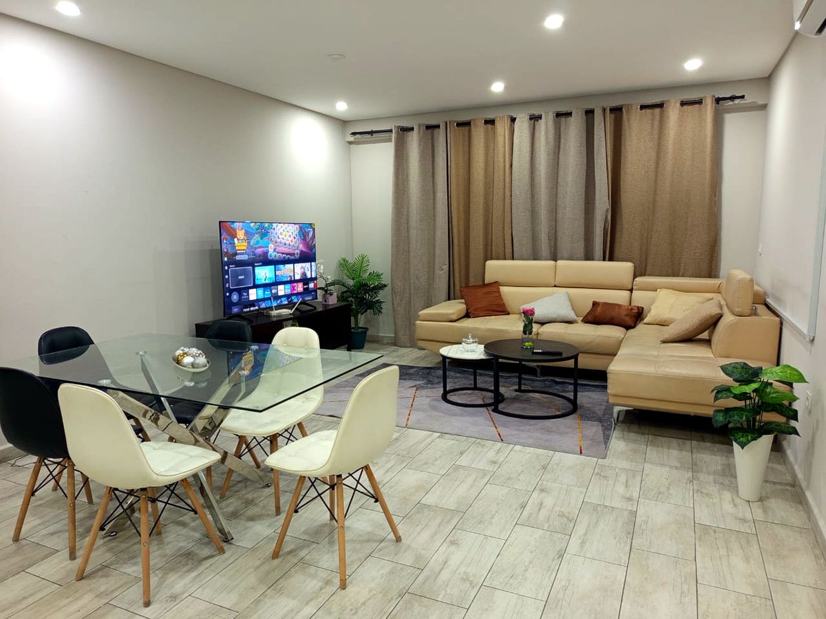 "ARRENDA-SE APARTAMENTO MOBILADO"  Condomínio Polana Plaza. Edifício Novo