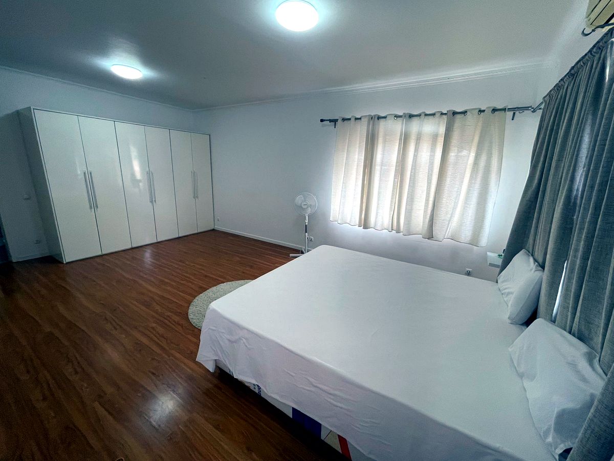 Arrendo moradia T4 no condomínio triunfo