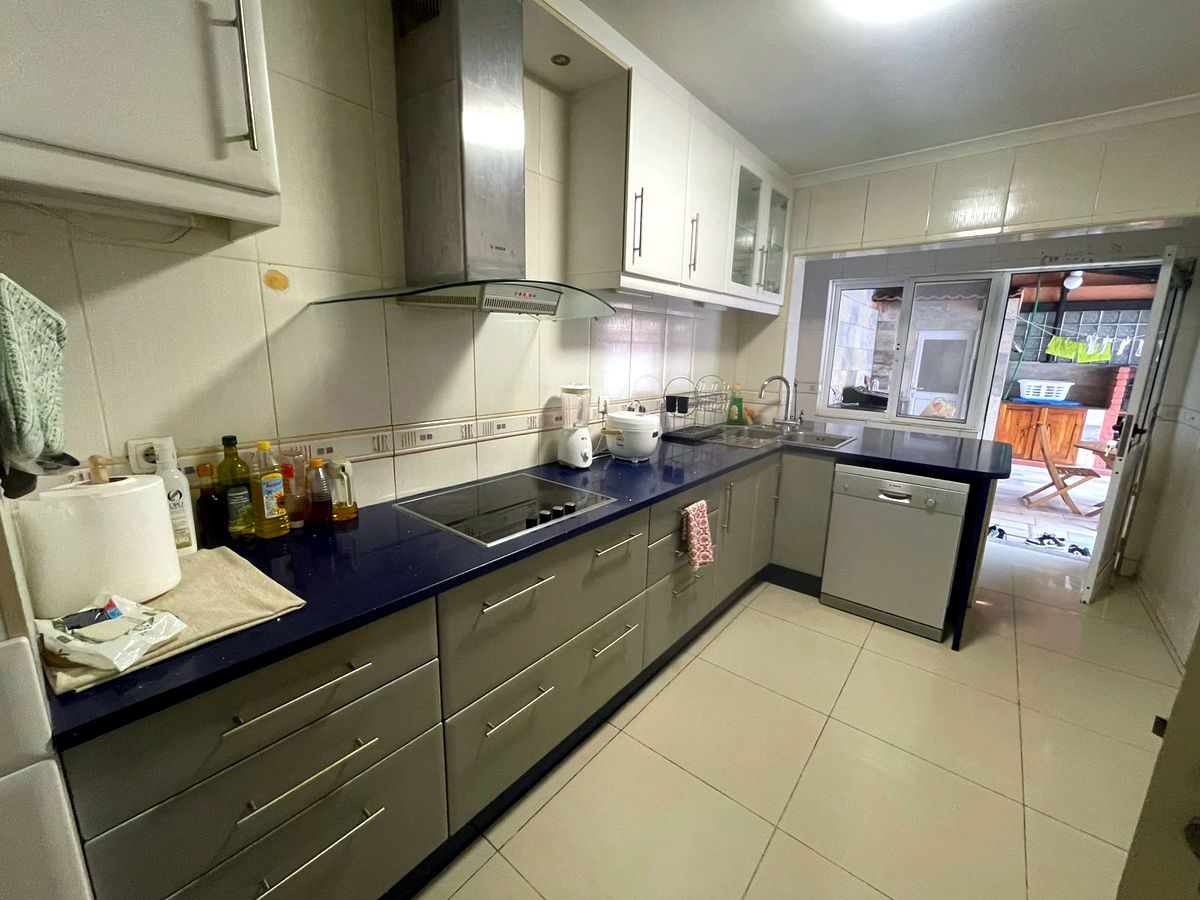 Arrendo moradia T4 no condomínio triunfo