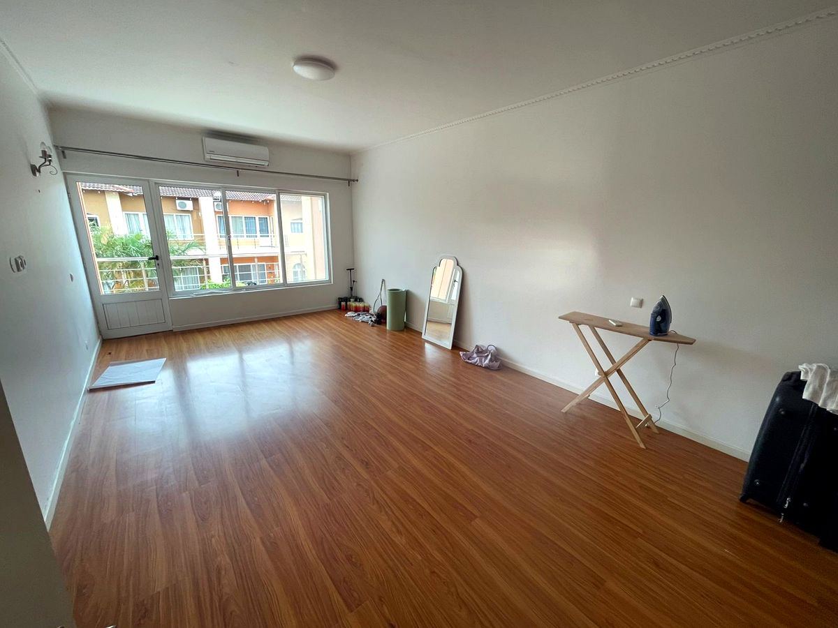 Arrendo moradia T4 no condomínio triunfo