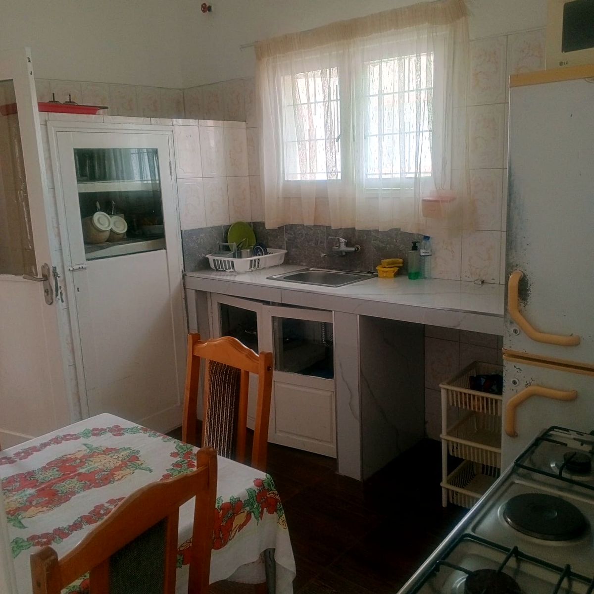 Geminada tipo 3, 1° andar Bairro da Malhangalene excelente Casa 🏠