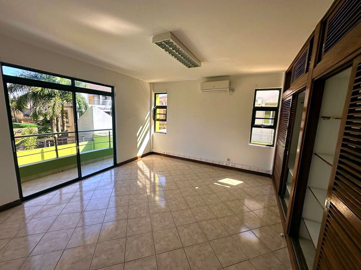 Vendo moradia  na sommershiild 2 palmar