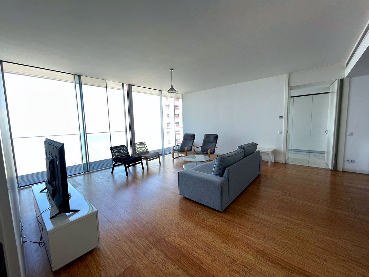 Arrendo apartamento T3 mobilado no condomínio plantinum