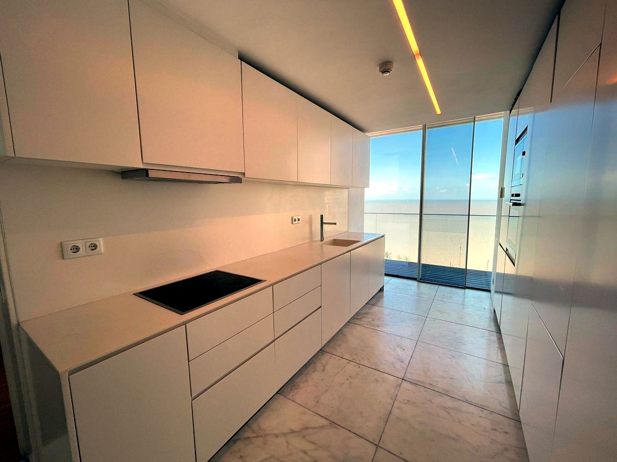 Arrendo apartamento T3 mobilado no condomínio plantinum