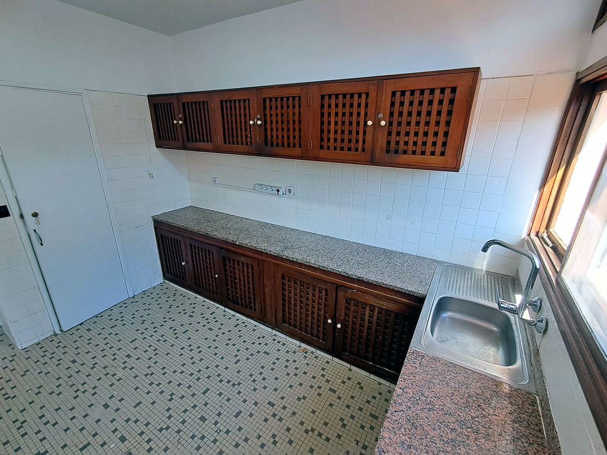 Arrendo moradia T5 na coop