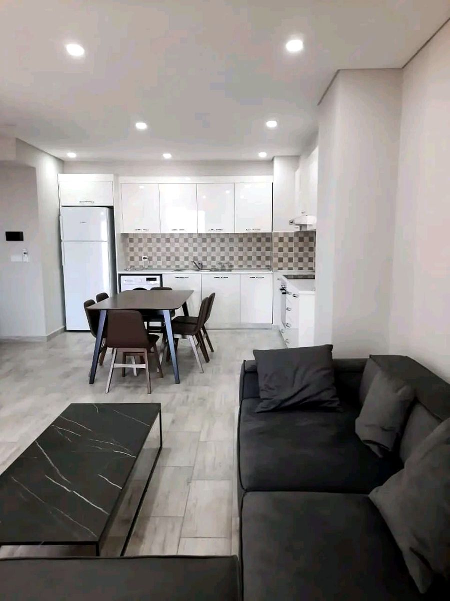 Vende-se Apartamento T3 Mobilado Condomínio Plaza