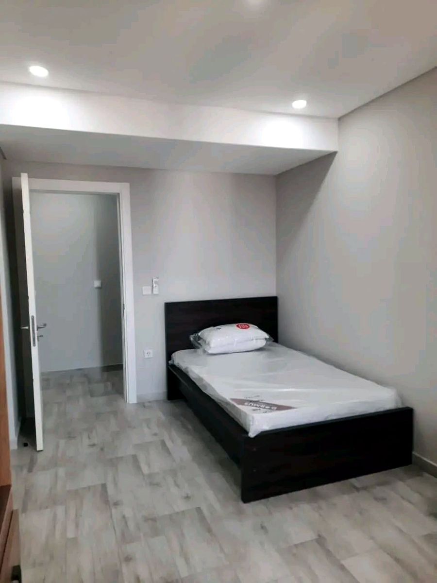 Vende-se Apartamento T3 Mobilado Condomínio Plaza