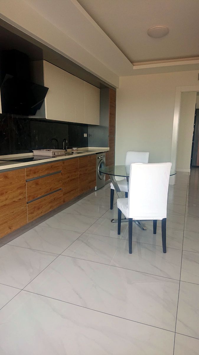 APARTAMENTO T3 SENDO 1 SUÍTE.
