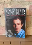 Tony Blair: The Moderniser front cover
