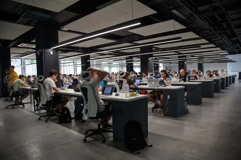 Solution chaleur bureau vitré : comment rafraîchir un open space