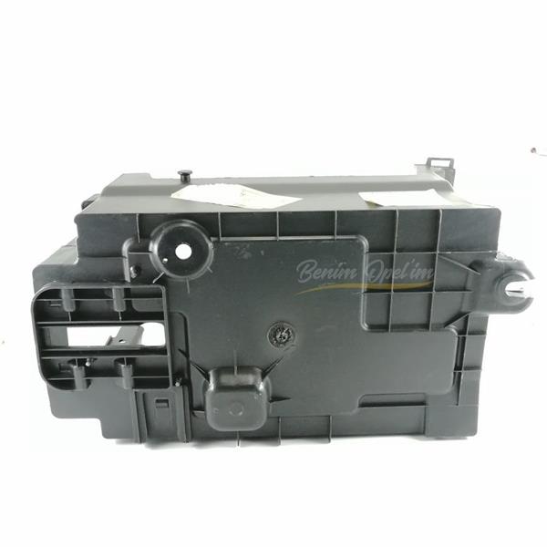 Akü Kutusu Kapağı - GM - 12772399 Ürün Görseli