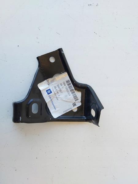 Çamurluk Braketi - GM - 13302329 Ürün Görseli