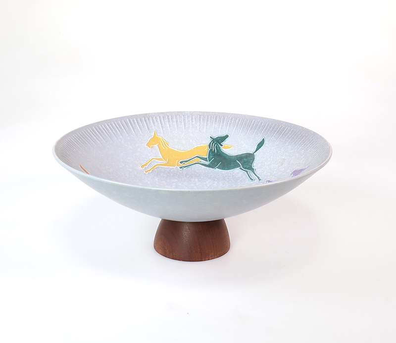 Flora Gouda Pottery Bowl with Horses