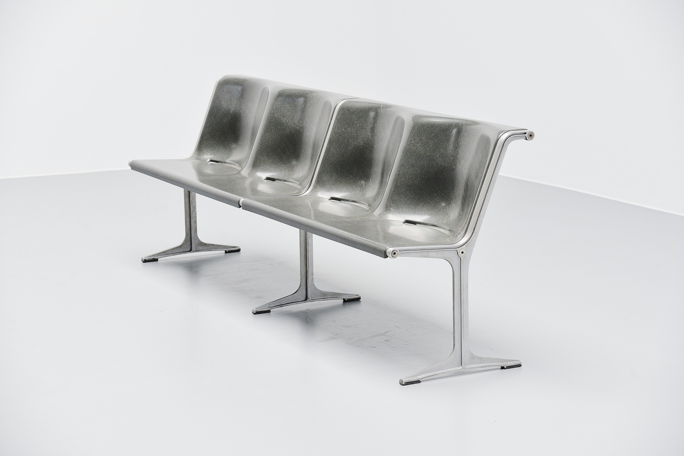 Friso Kramer Model 1200 Bench