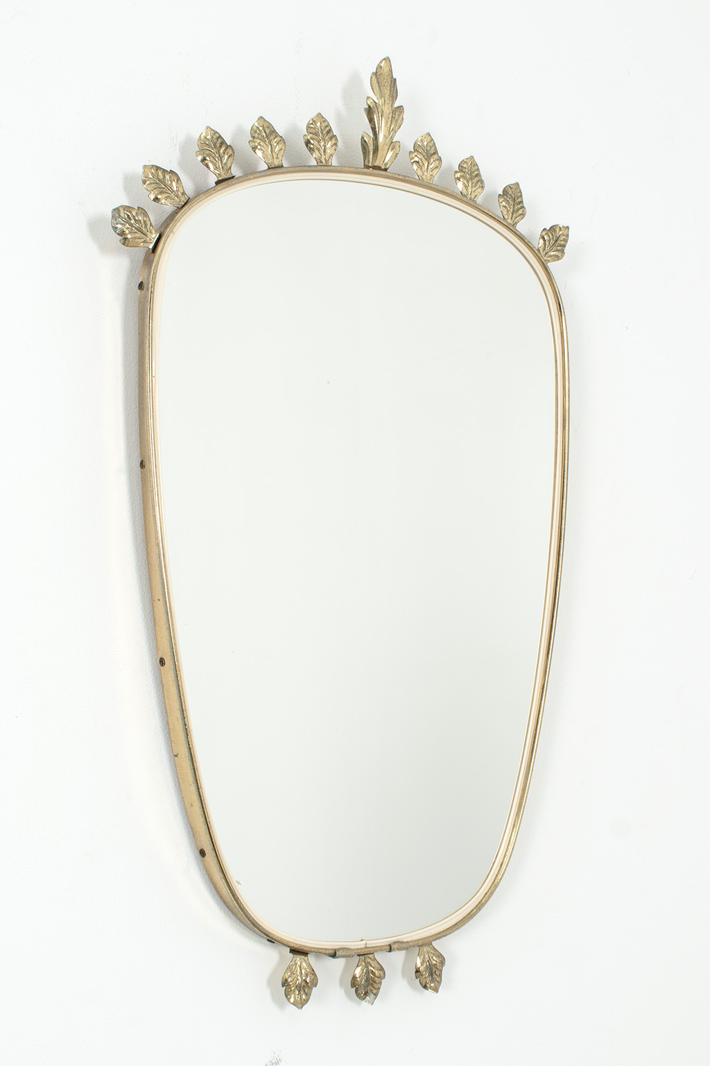 Decorative mirror with leaf detail