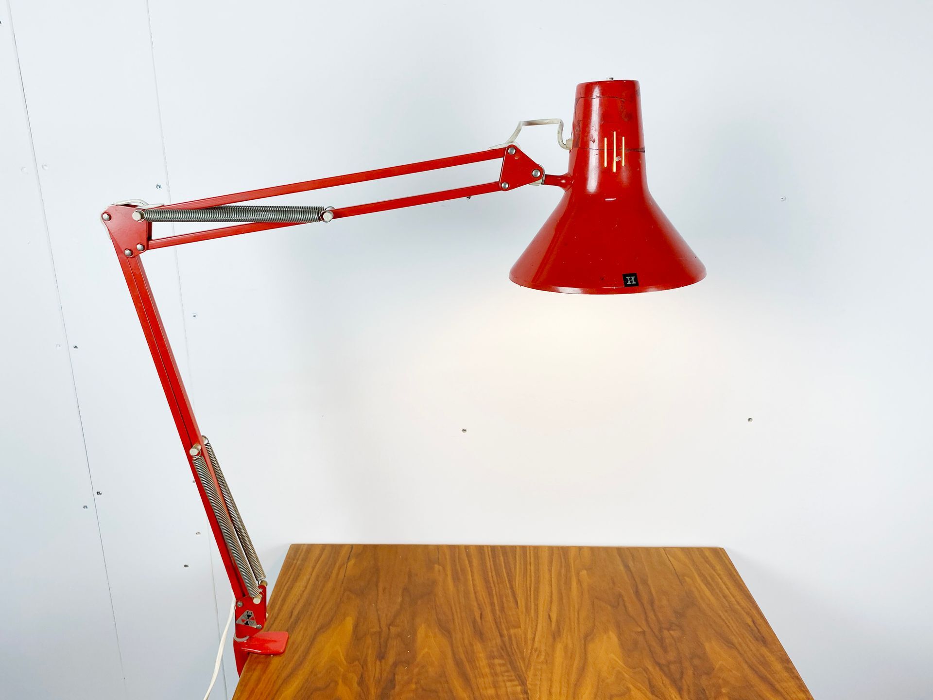 Twist T-1 Desk Lamp