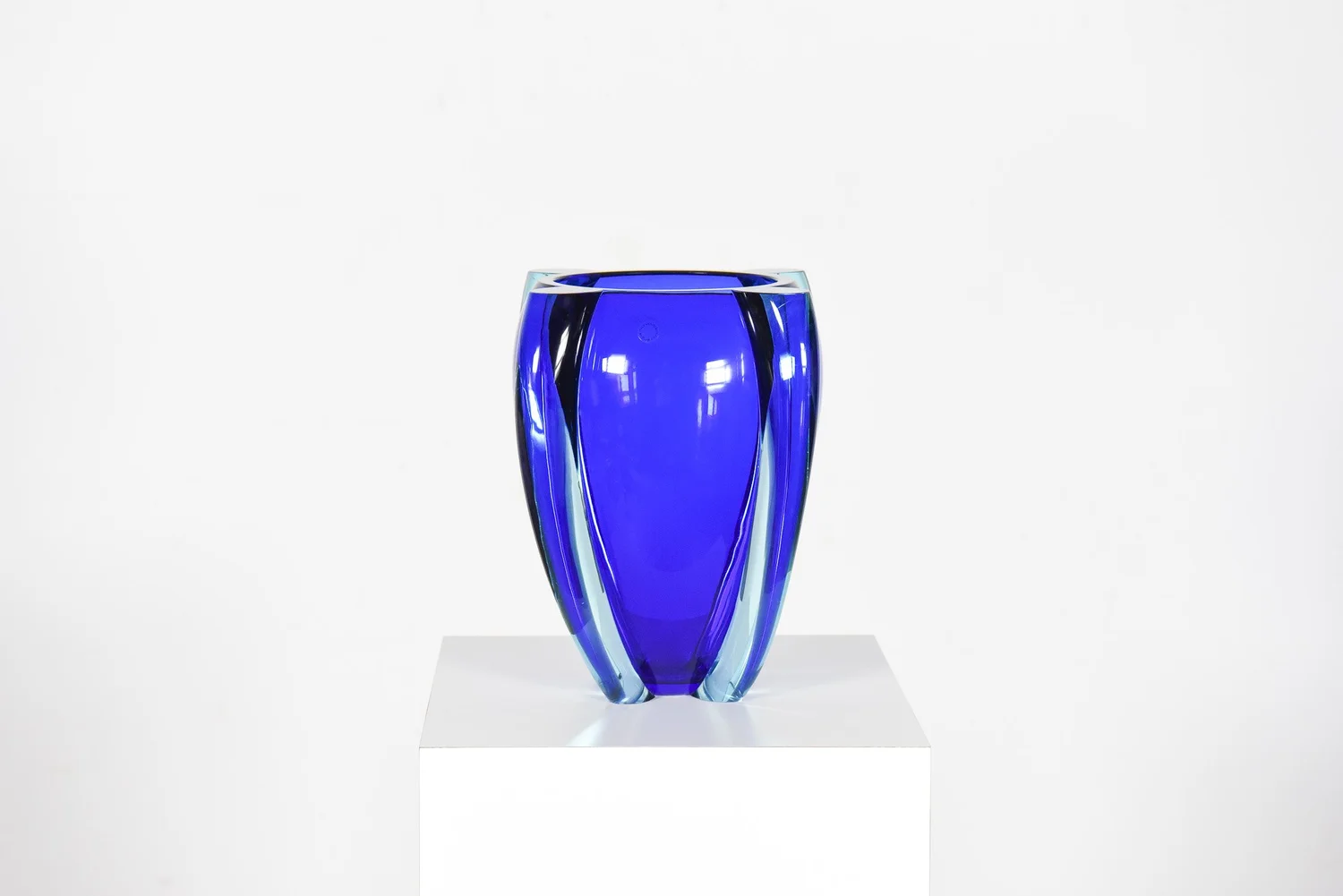 Bicolor Alboino Vase by Tina Aufiero