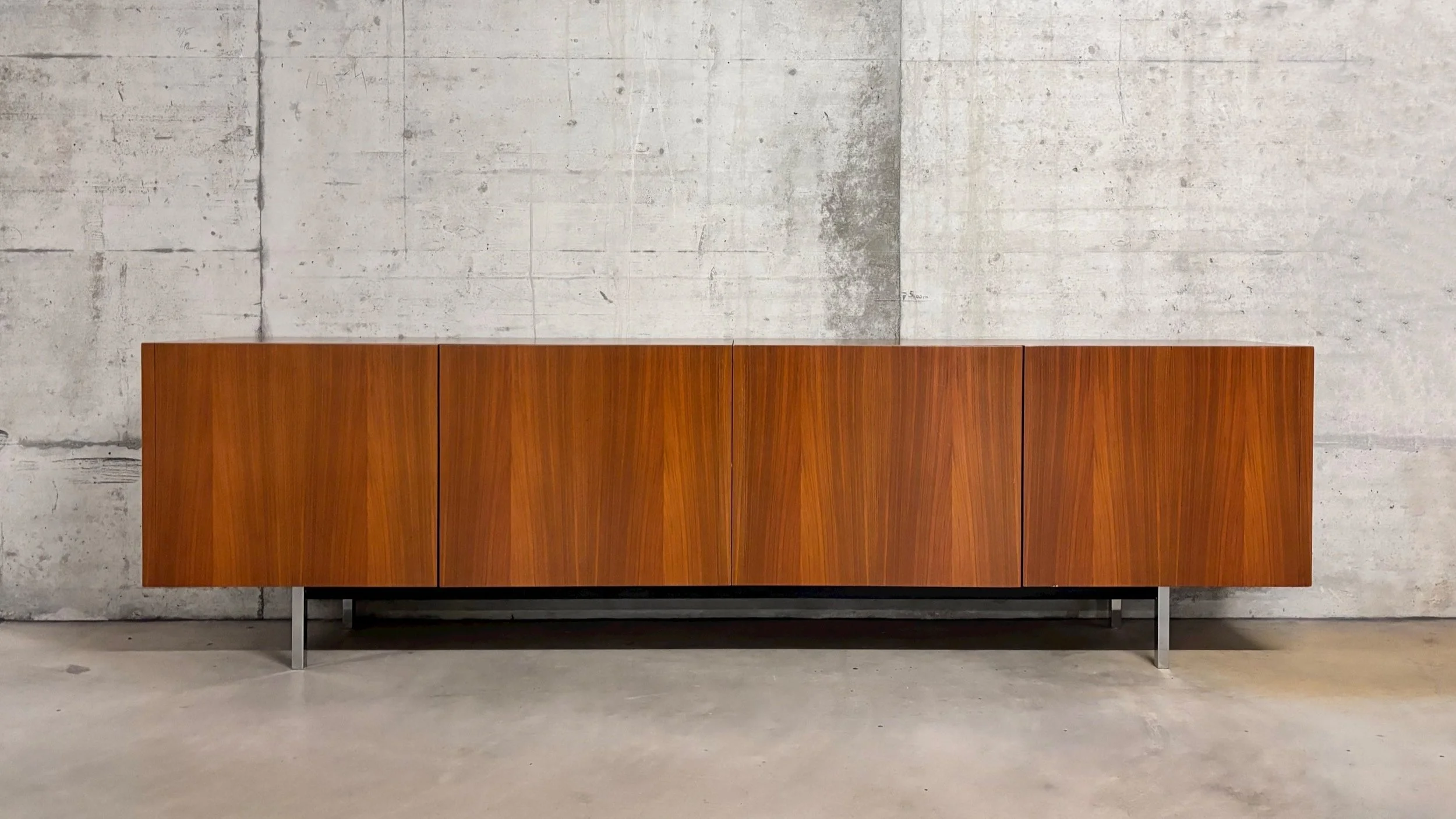 sideboard design_unbekannt_1960s. produktion_möbelgenossenschaft basel