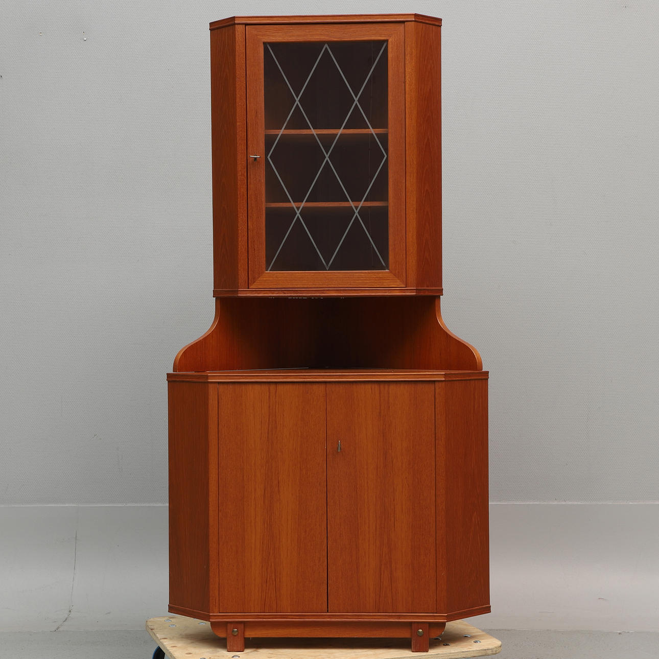 Corner Cabinet