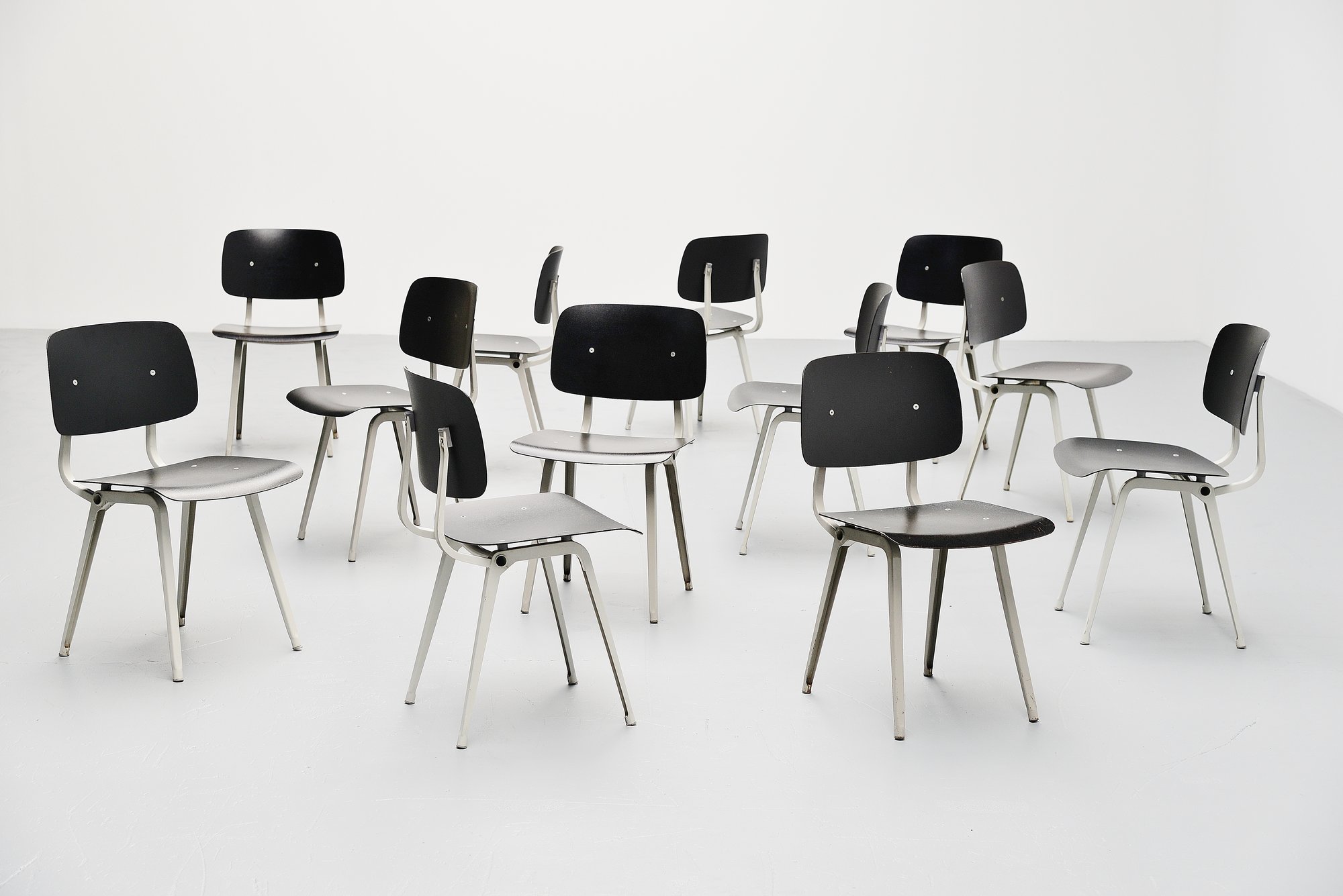 Friso Kramer Revolt Chair