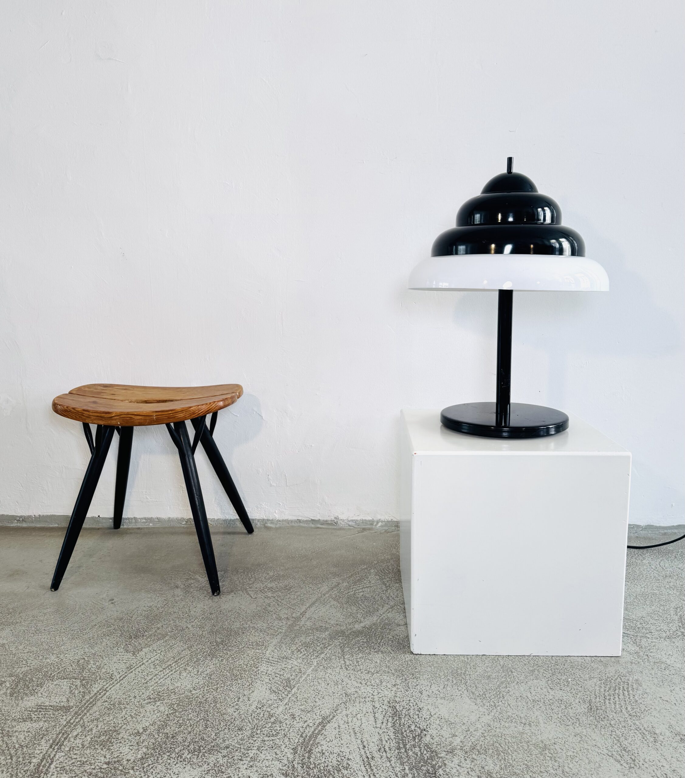 G-32 Table Lamp by Goffredo Reggiani