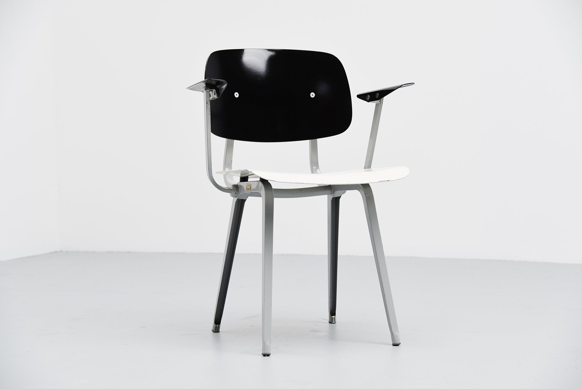 Friso Kramer Revolt Chair for TH Delft
