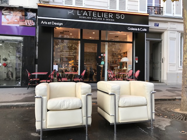Pair of LC2 Armchairs by Le Corbusier for Knoll