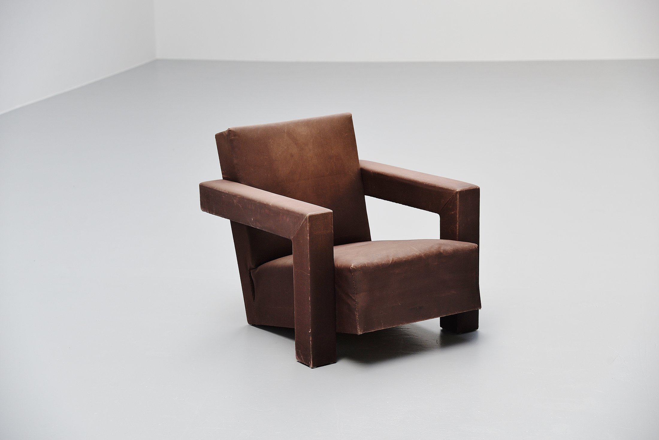 Utrecht chair by Gerrit Rietveld