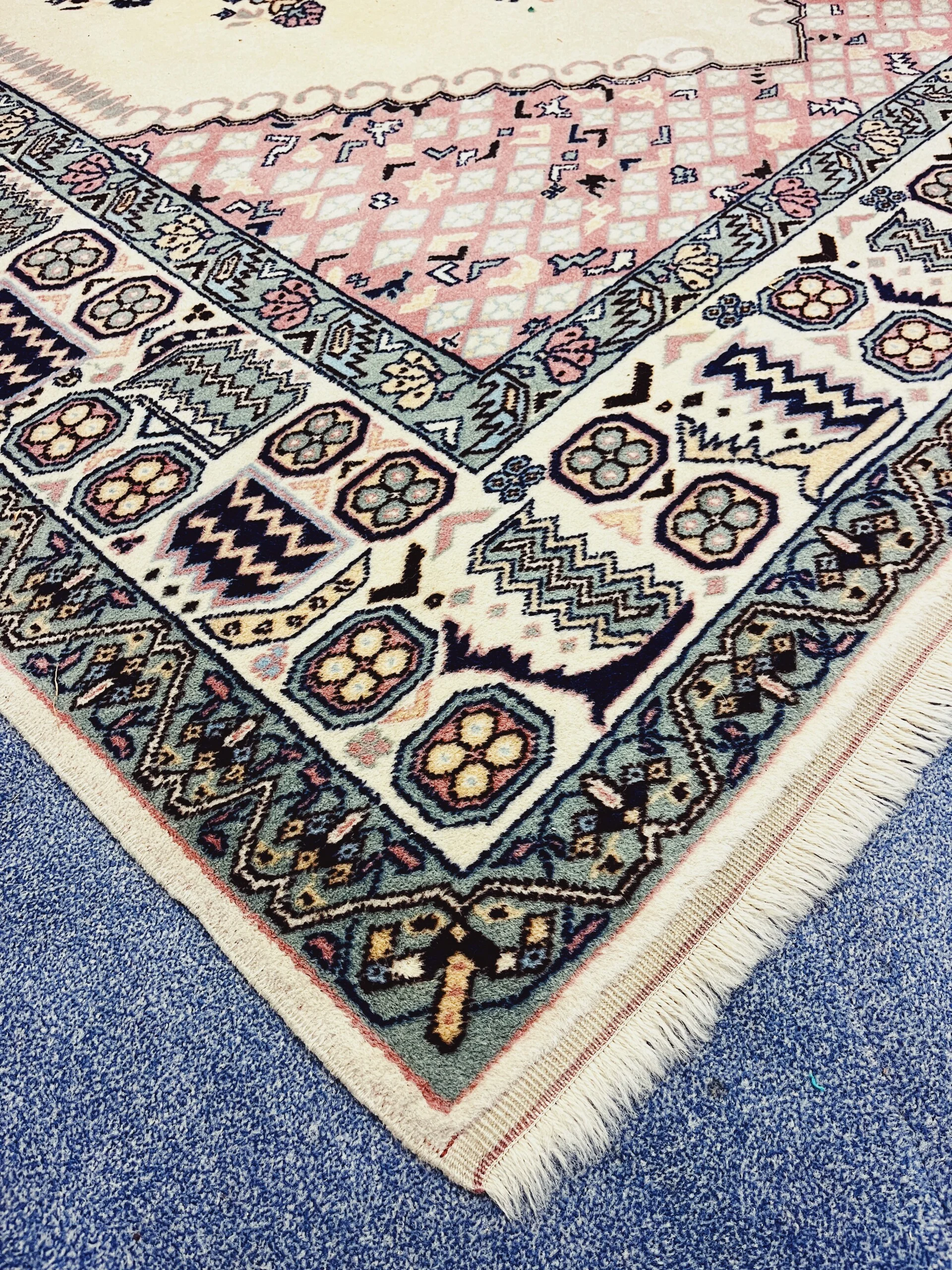 Turkish Rug L - 280 x 200cm