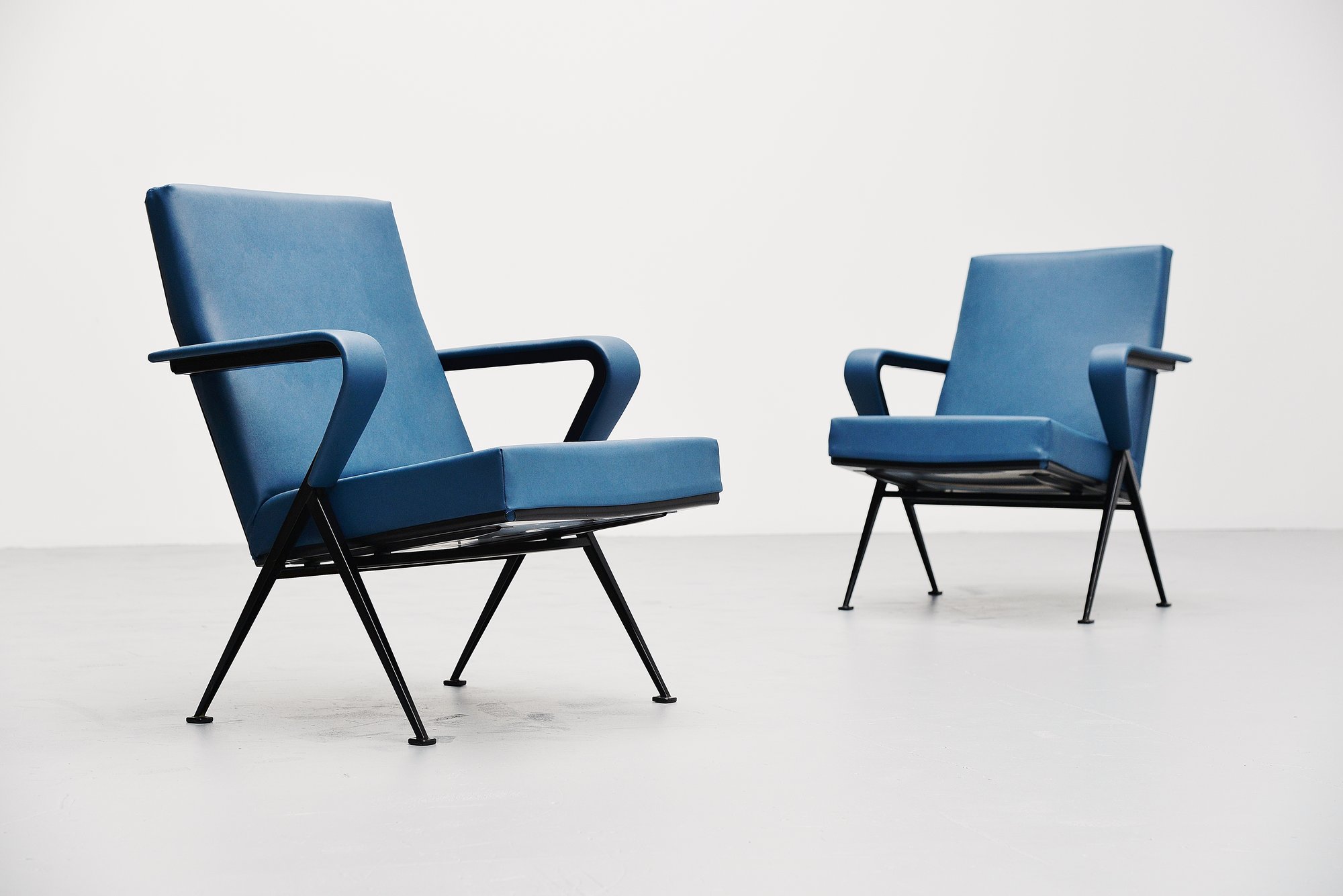 Friso Kramer Repose Chairs