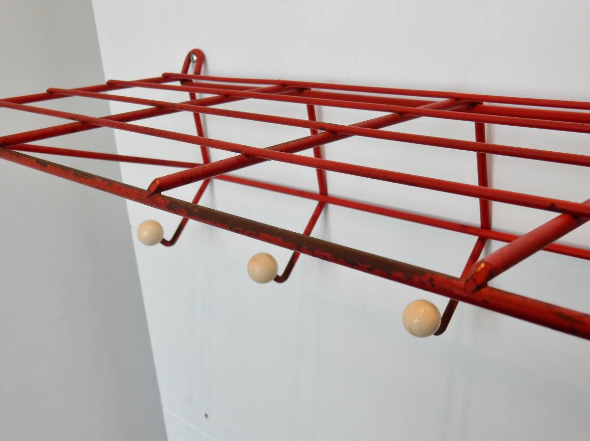 DH05 Nieuw Deurne coat rack by Friso Kramer