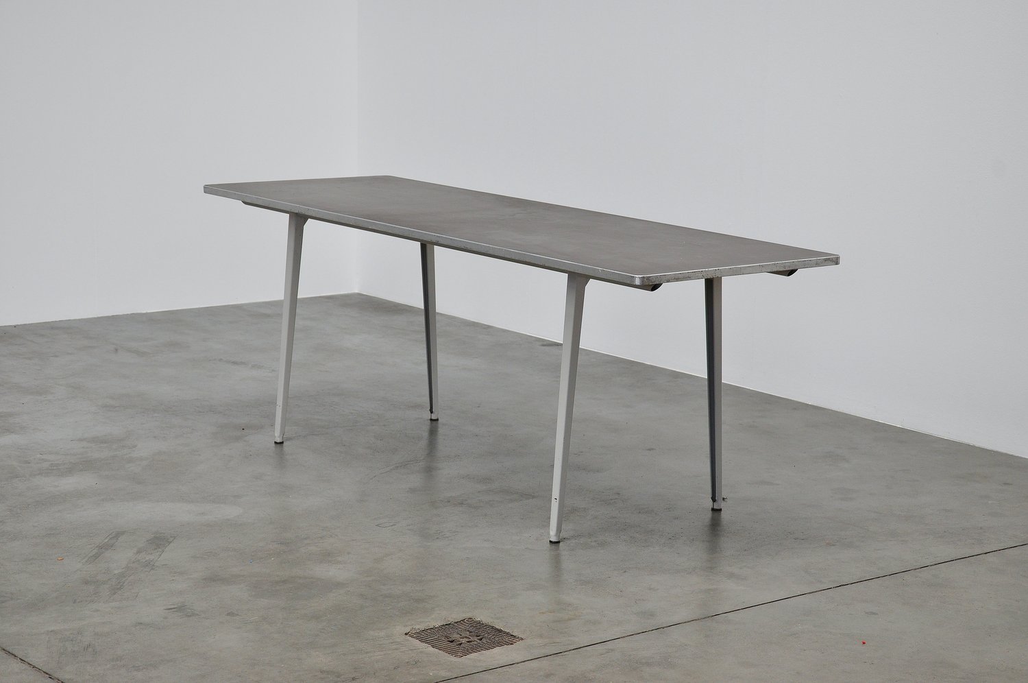 Friso Kramer Reform Table