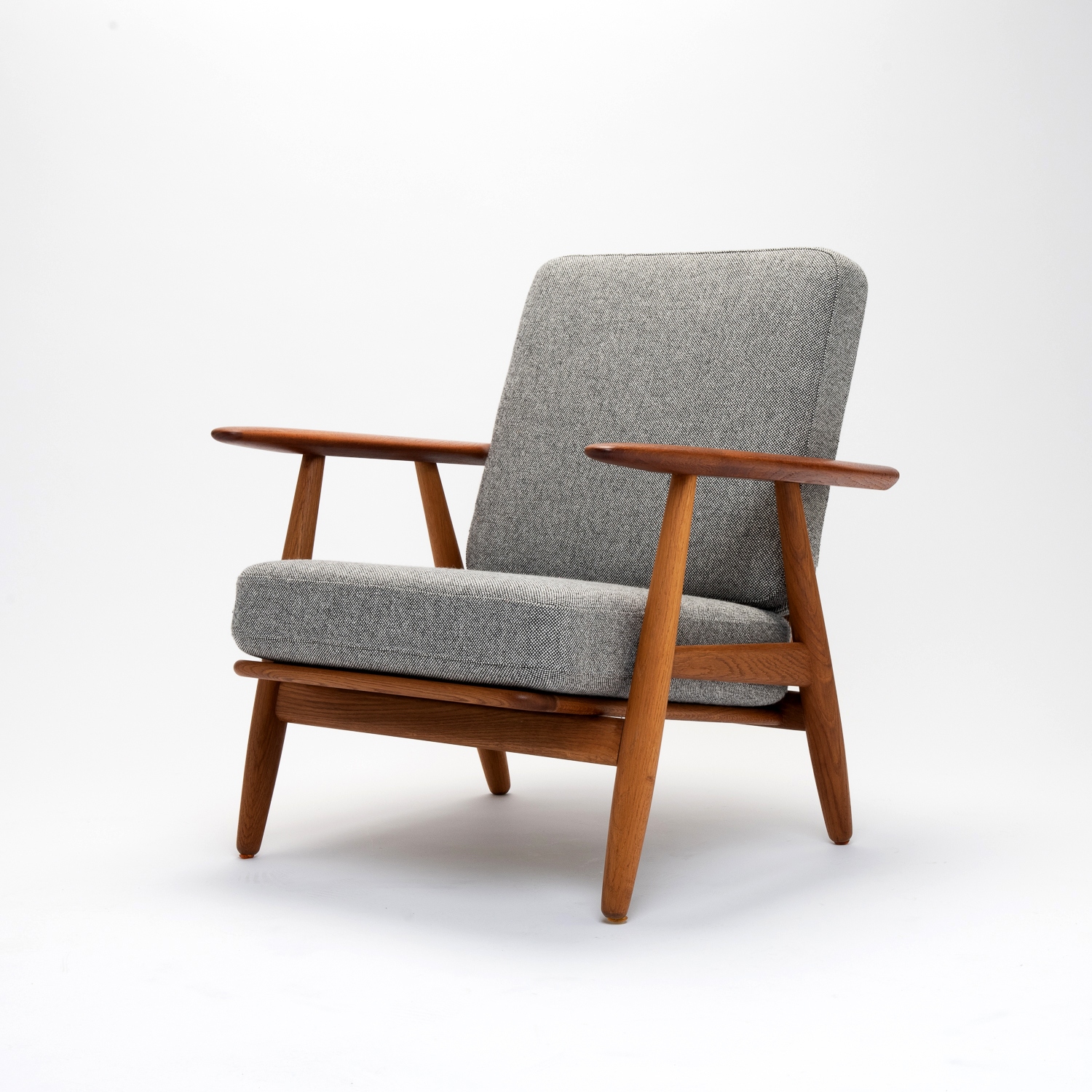 Cigar Lounge Chair by Hans Wegner