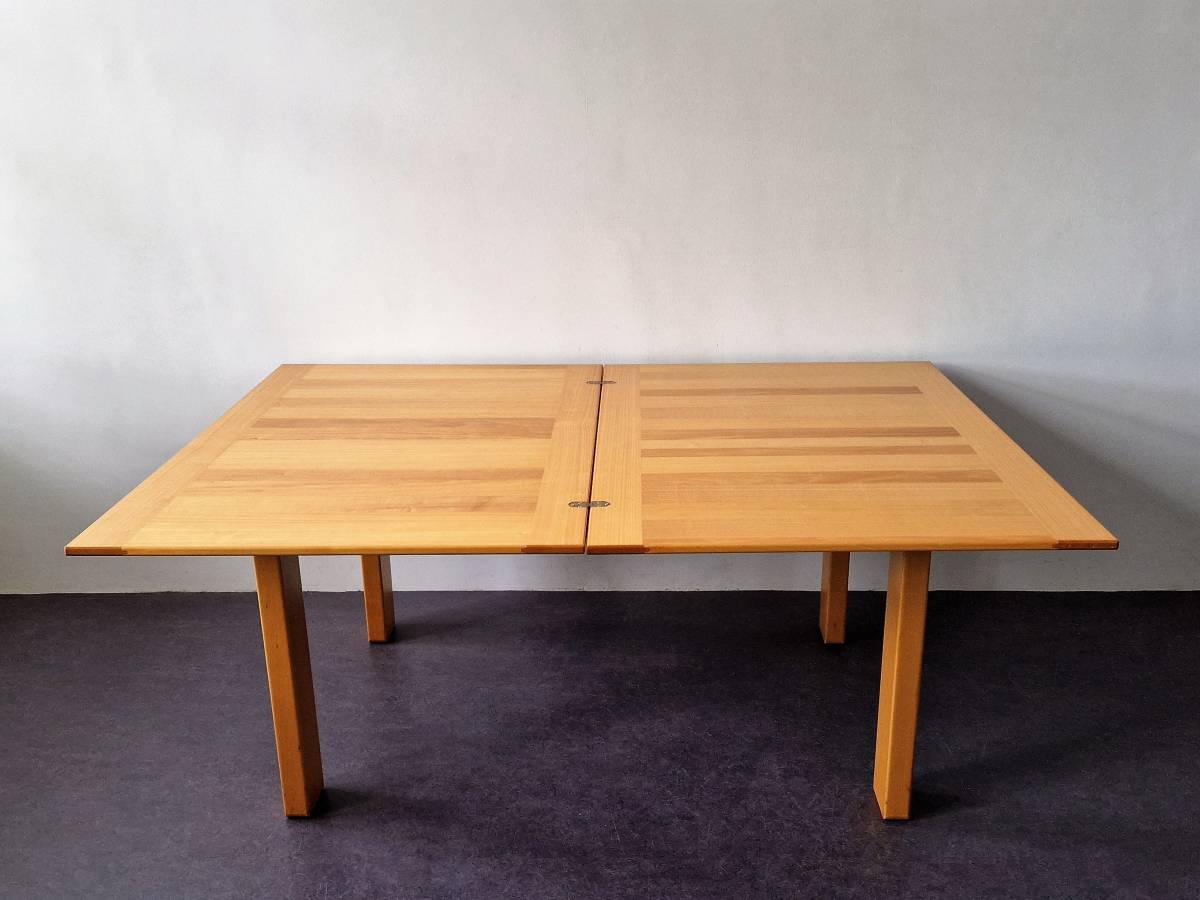Extendable Dining Table by Ibisco