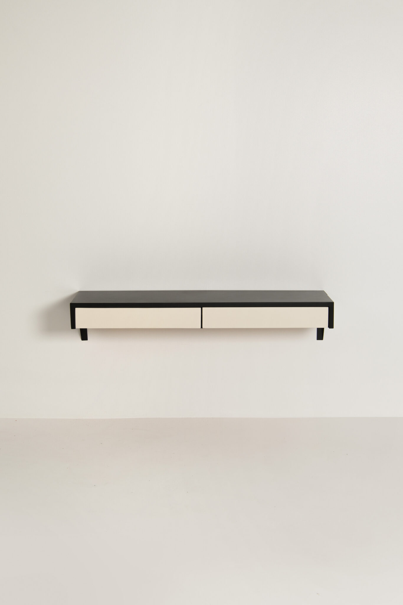 DD02 Wall Mounted Drawer Unit