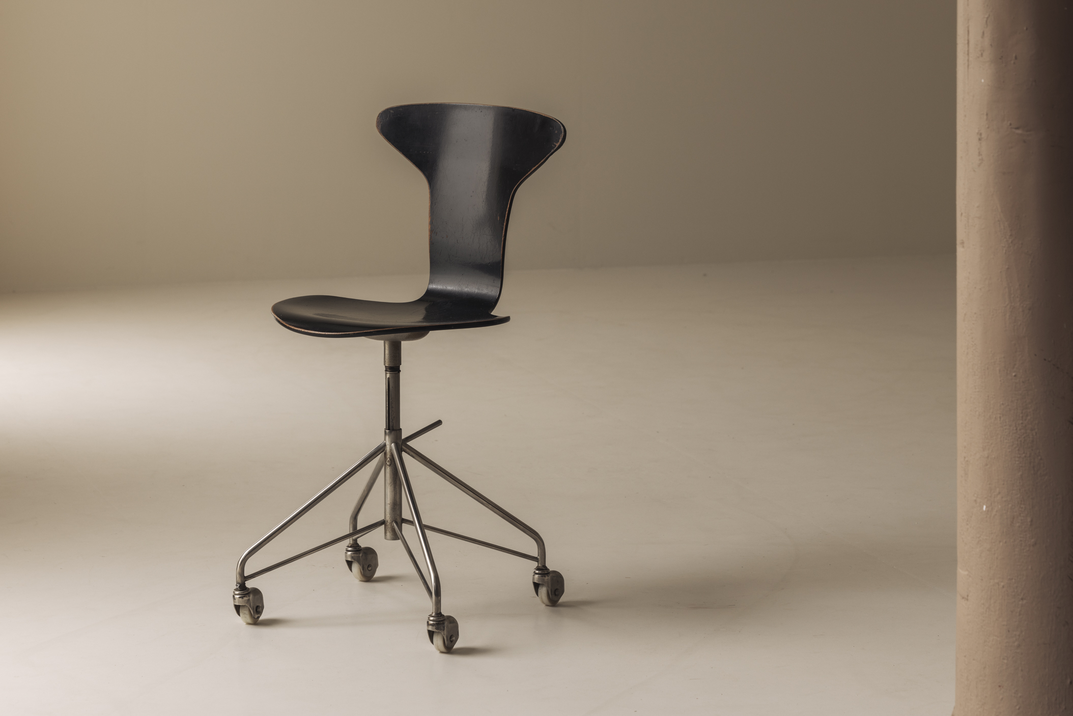 Arne Jacobsen Mosquito Desk Chair