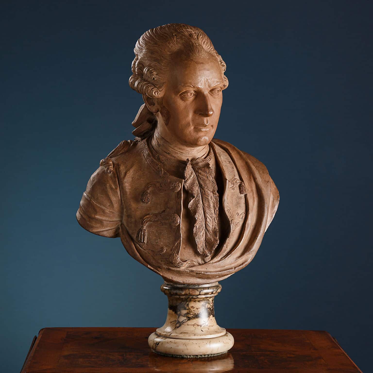 Busto di gentiluomo in terracotta Scultura francese