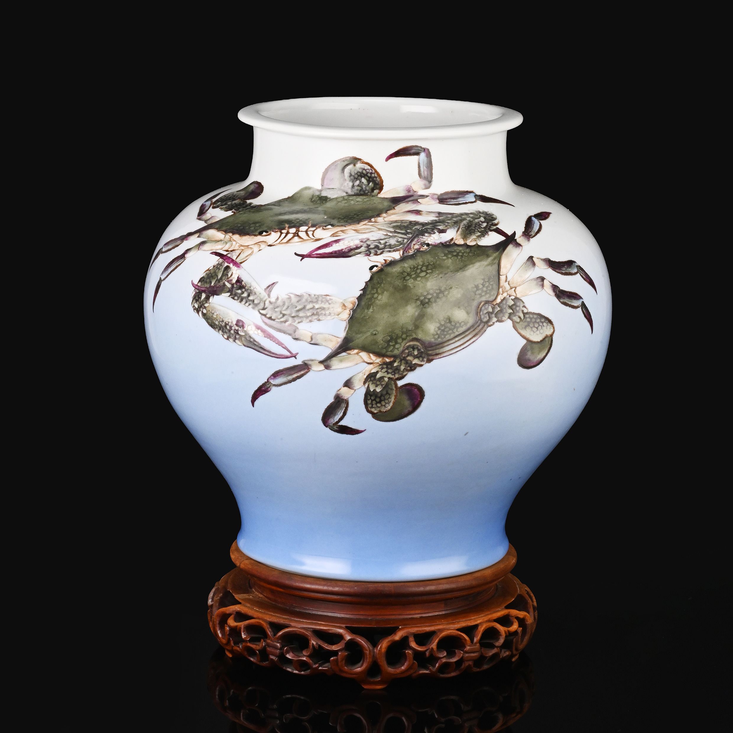 Vase with Swimming Crabs